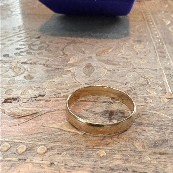 14 K wedding band size 9 - Picture 2 of 5